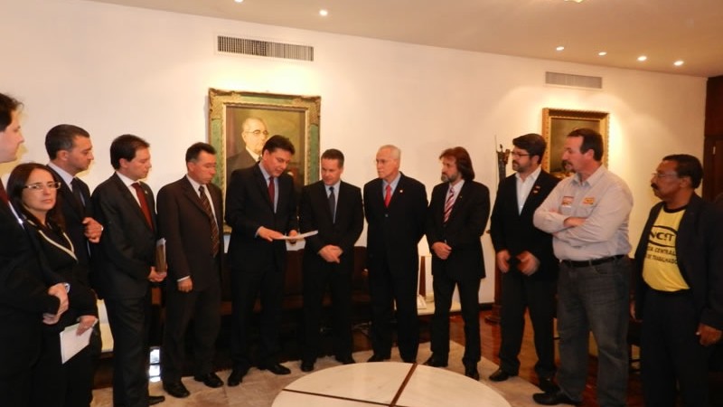 14-11-2012-Se aprovado, o reajuste entra em vigor no dia 1º de fevereiro