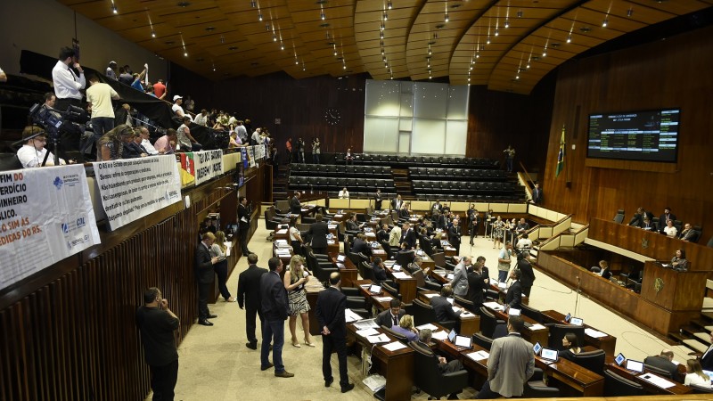 Projeto de lei 2462016 autoriza as extinções da FZB, Cientec, FEE, FDRH, TVE e Metroplan