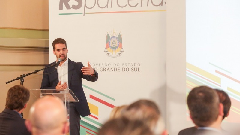 Governador Leite apresentou o programa na manhã desta segunda feira (25) no Palácio Piratini