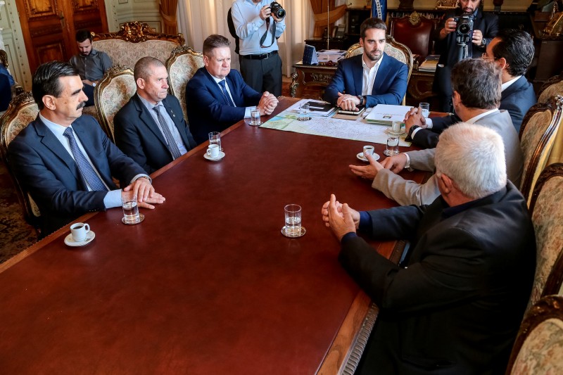 O anúncio ocorreu em reunião com a bancada do PSL, partido de Irigaray, no Palácio Piratini.