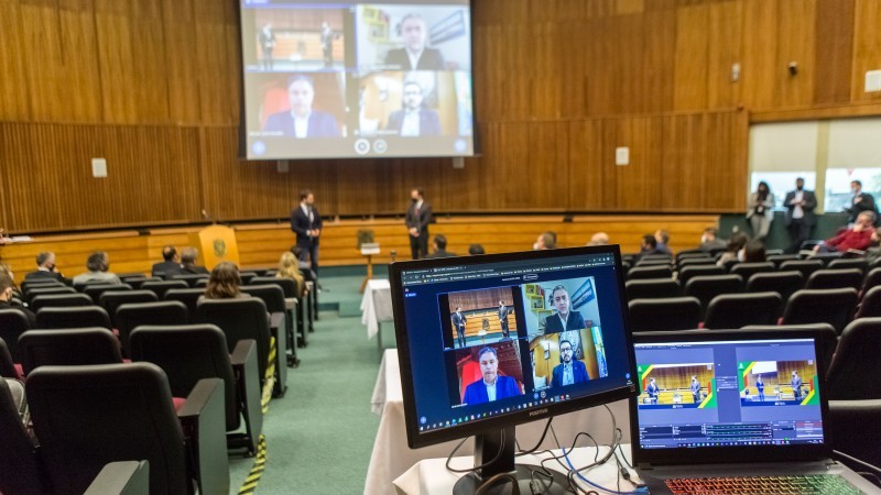 Cerimônia no auditório do MPRS, na capital, seguiu orientações deste momento de pandemia e teve acesso restrito de participantes 