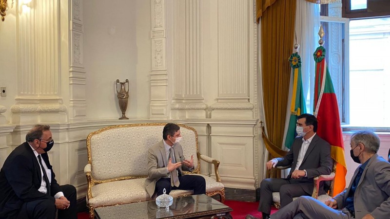Na ocasi&atilde;o, foi feito o convite para que a AMRIGS componha o Comit&ecirc; Cient&iacute;fico do Covid.