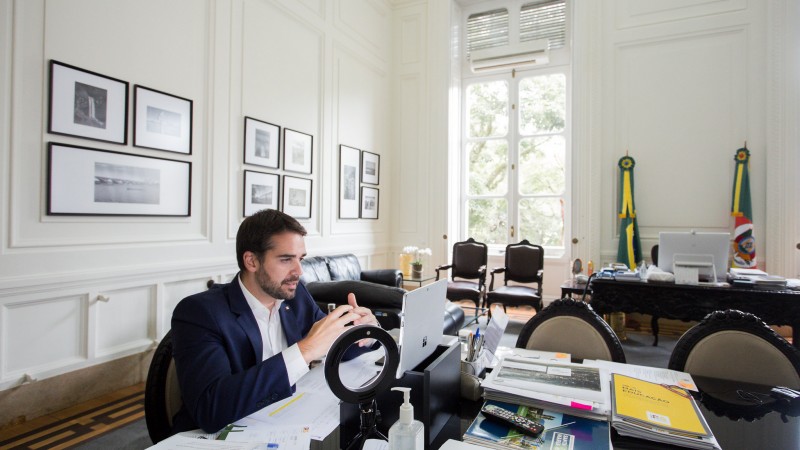 "O governo do Estado deixara? de ser o controlador, mas vai manter posição como acionista de refere?ncia", disse Leite