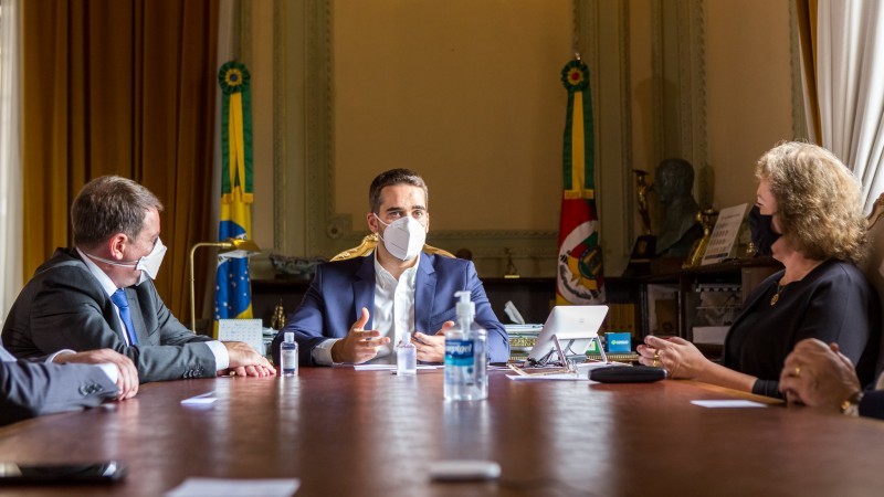Ronaldo Santini, governador Leite e Silvana Covatti na posse no Palácio Piratini -