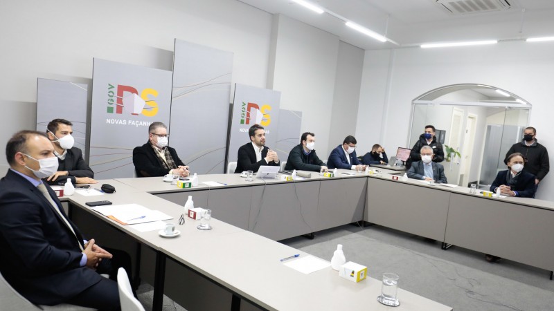 O governador Eduardo Leite apresentou, nesta quinta-feira (17/6), em videoconferência, o plano de concessões de rodovias do RS aos deputados estaduais.